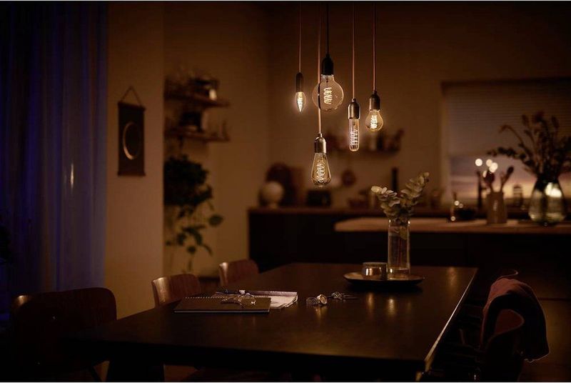 Philips LED Kogellamp Spiraal Goud - 15 W - E27 - Dimbaar extra warmwit licht