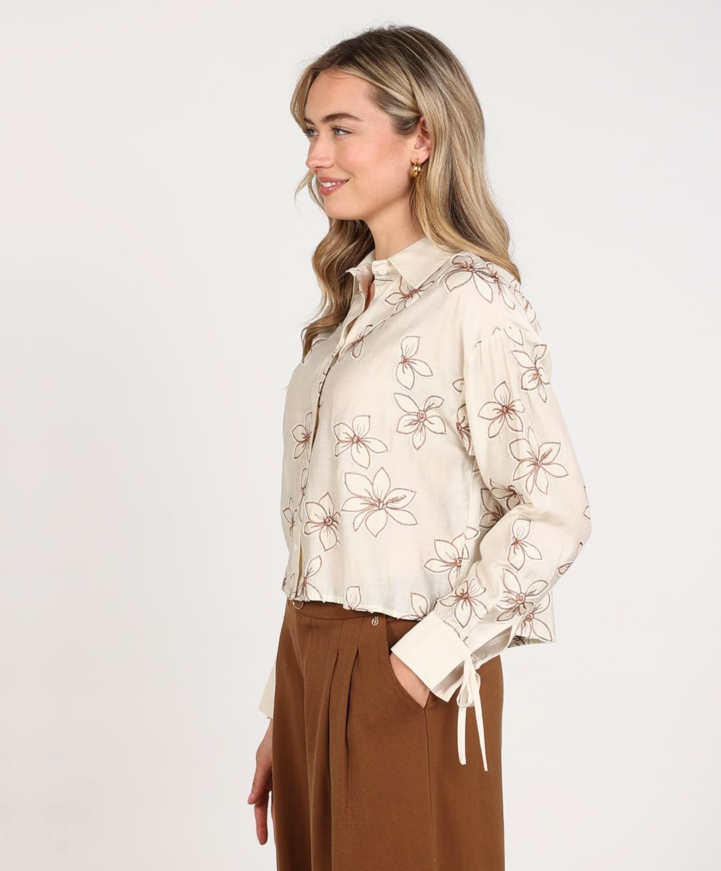 Nukus Dames blouse beige
