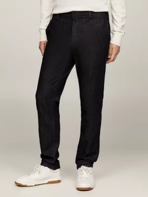 Terno de duas peças em sarja jeans, corte slim.