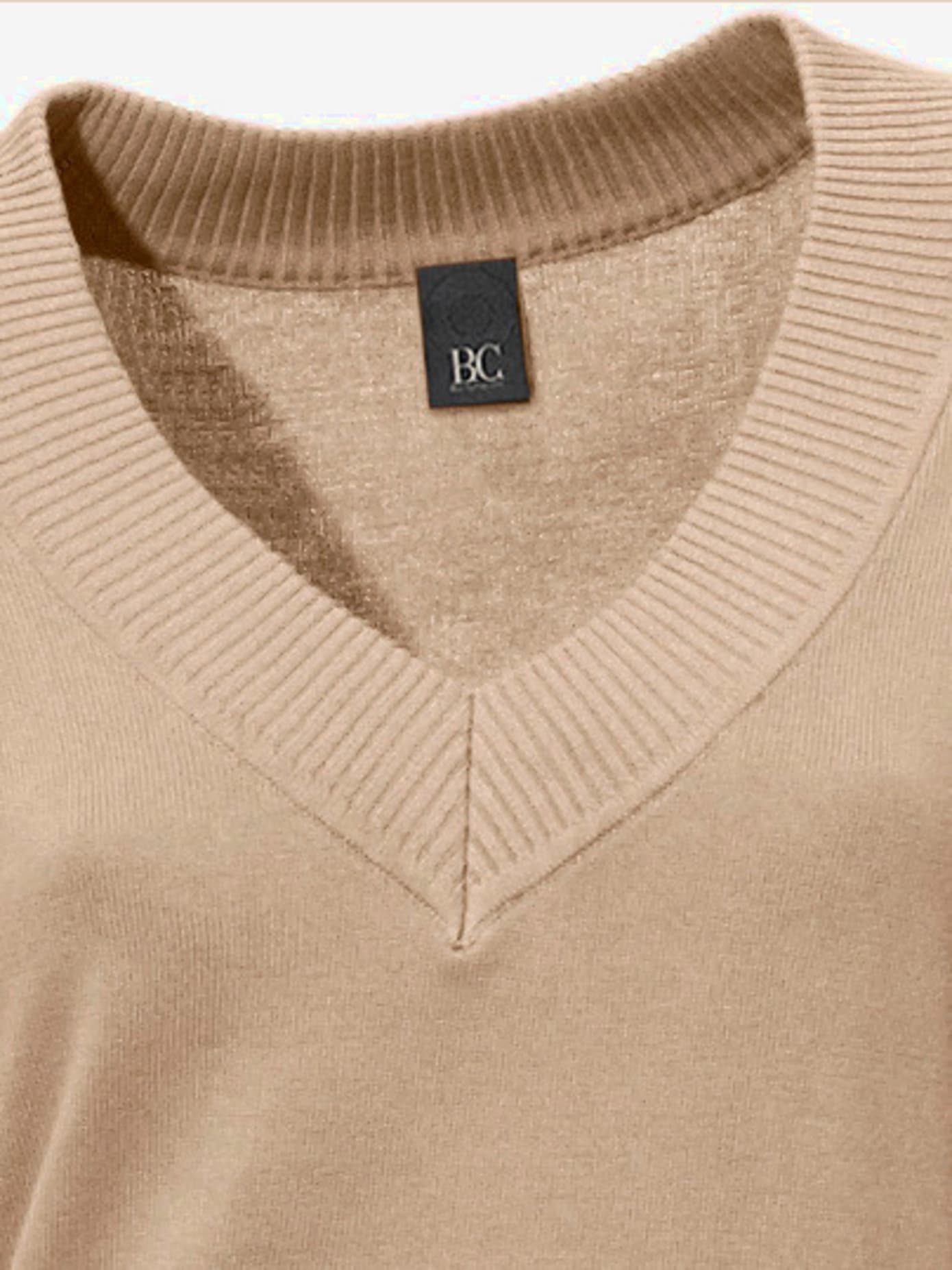 Joli pull basique à encolure en v
