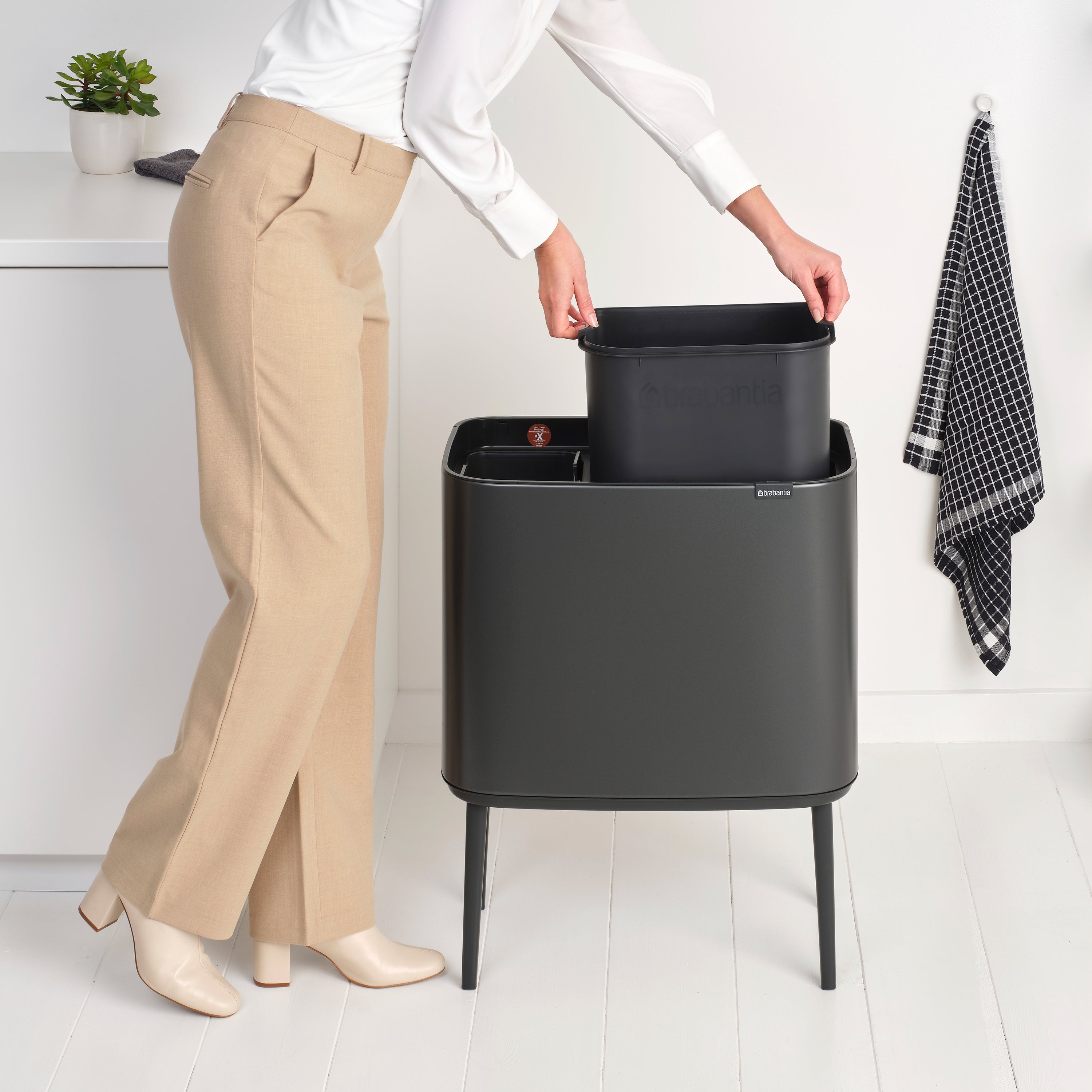 Brabantia Bo Touch Bin Afvalemmer 11 + 23 Liter - Confident Grey