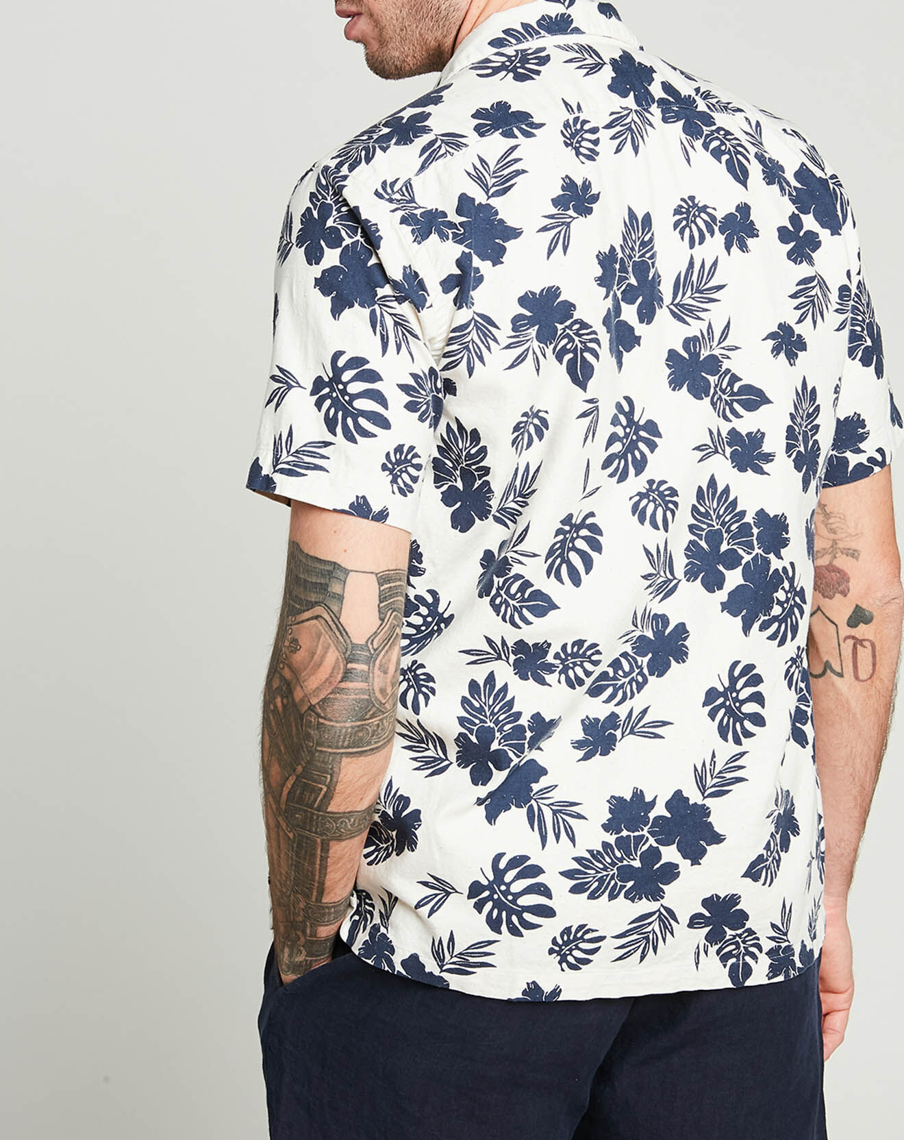 Hartford Chemise regular Parker feuilles tropicales  bleu marine/écru