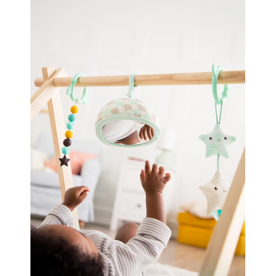 B.TOYS B. Activity Gym aus Holz mit Spieldecke und Stern-Greiflingen Mehrfarbig