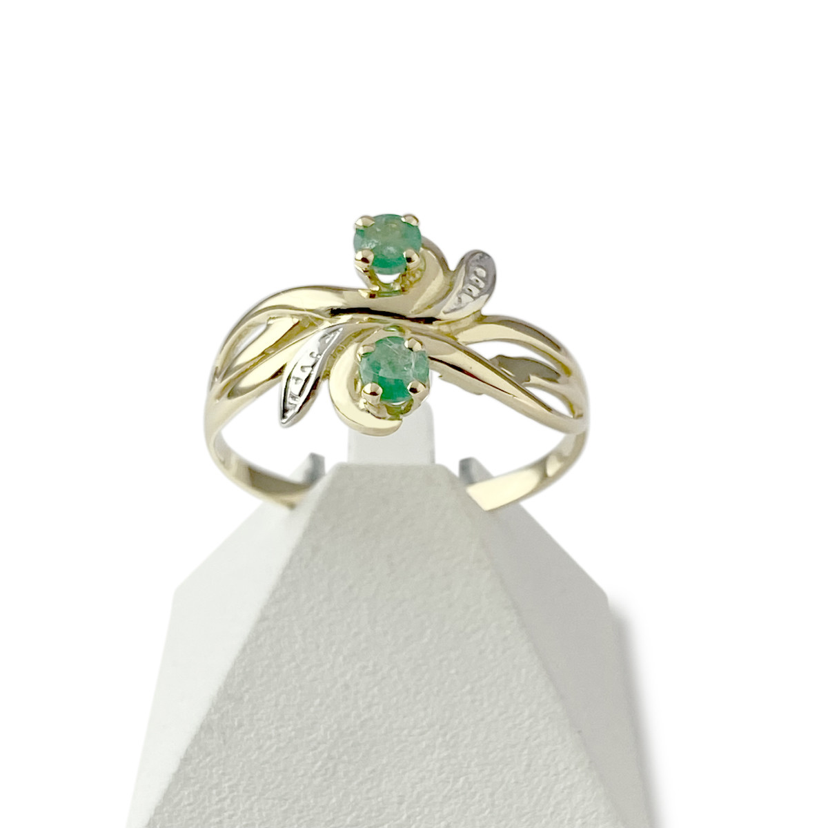 Bague d'occasion or 750 jaune et rhodié émeraudes