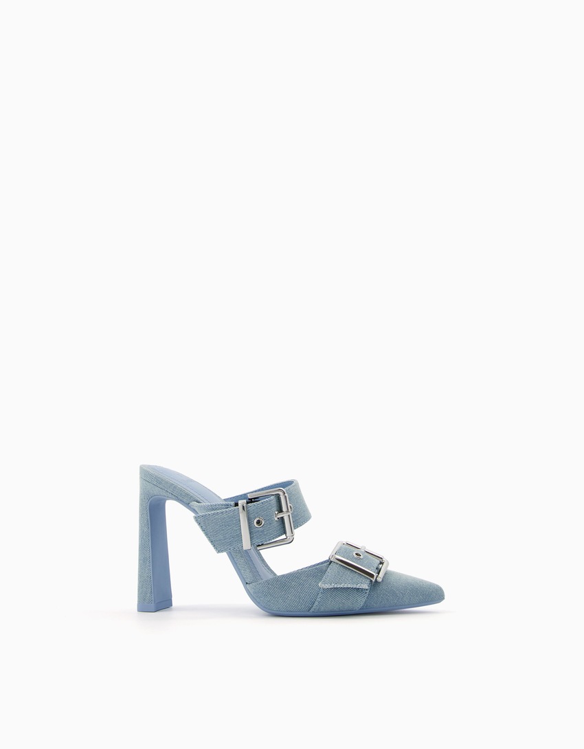 Mules de jeans com salto alto e fivelas
