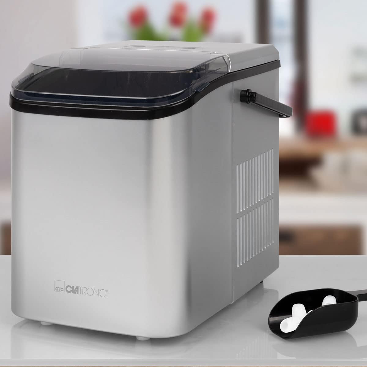 Clatronic Eiswürfelmaschine | Eiswürfel nach 10 Minuten | Selbstreinigend für große und kleine Würfel | 12kg/24h | Ice Maker | 1,5 Liter Wassertank | EWB 3785