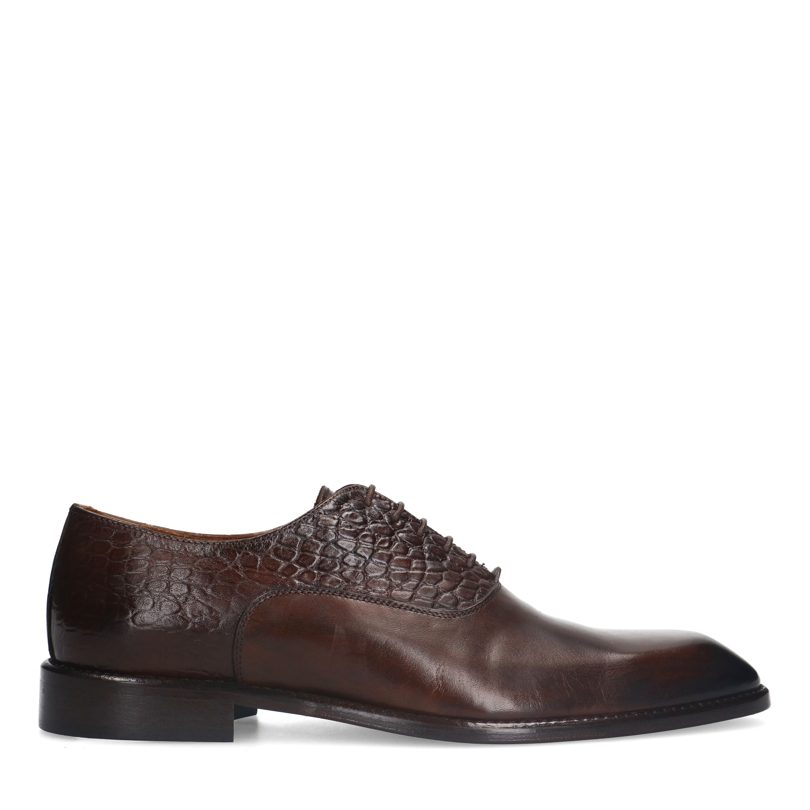 Bruine leren veterschoenen met croco details