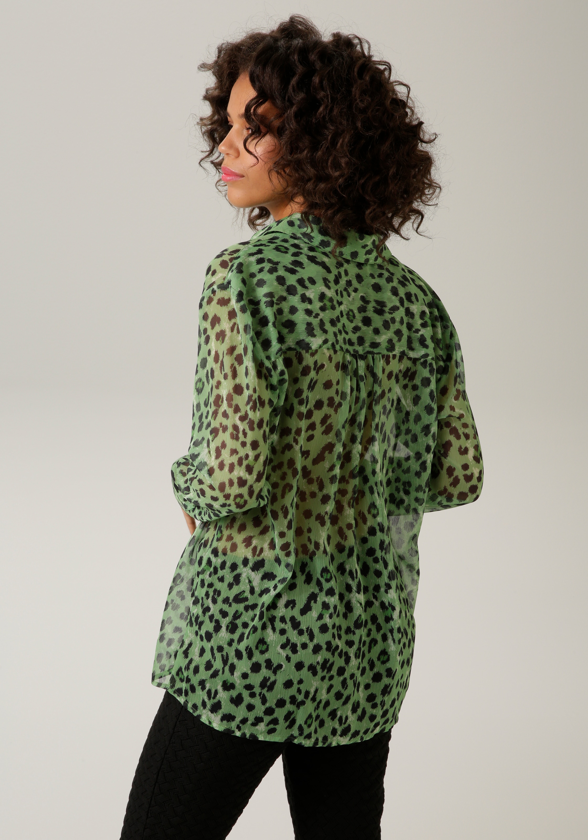 Aniston CASUAL Hemdbluse , mit trendfarbenem Animal-Print