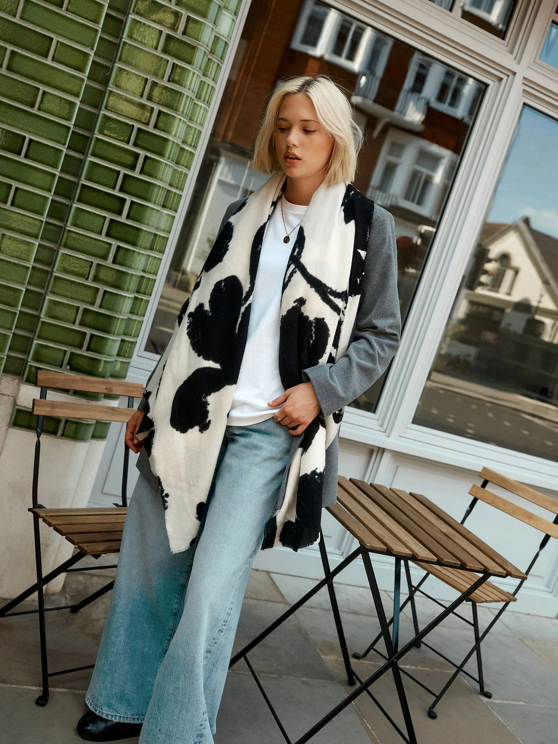 Zwart-wit met bloemenprint - Print Midweight Scarf