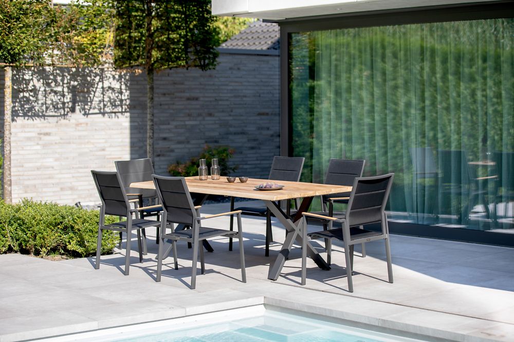 Gartentisch SOLID