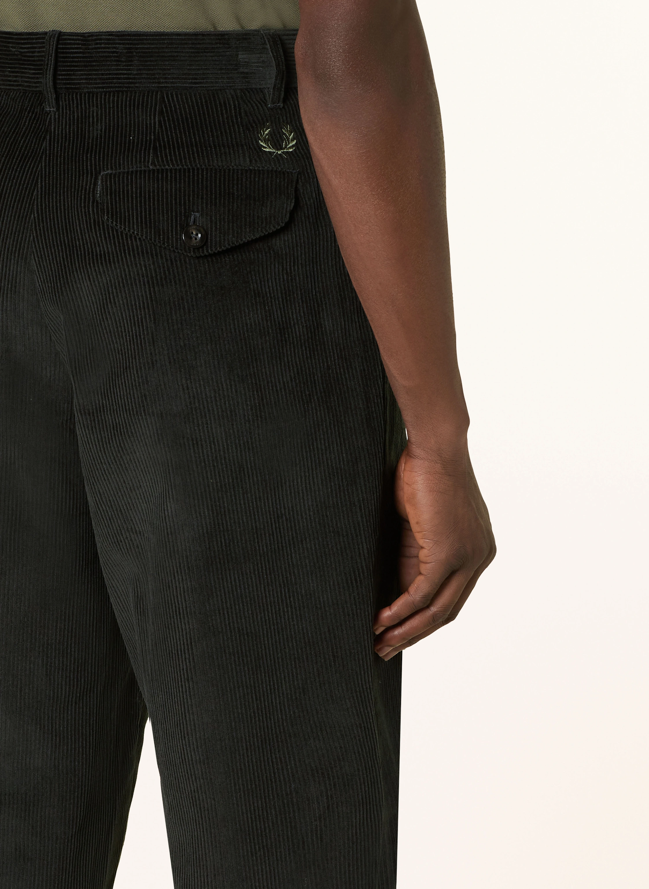 FRED PERRY Cordhose Tapered Fit