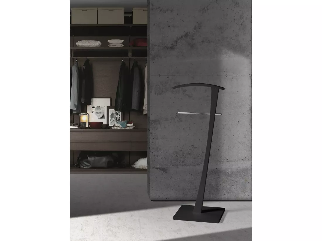 Valet de nuit - H115cm x L48cm x P28cm - hêtre massif noir - Lindes