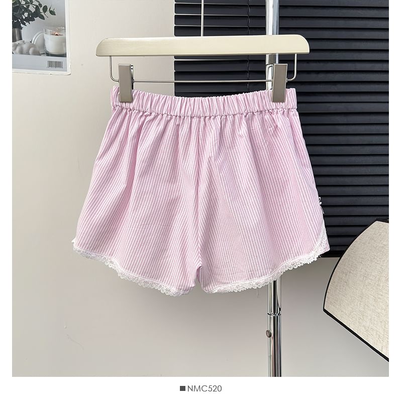 Lemongrass - Casual shorts met kant en strepen