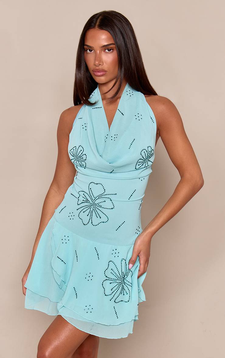 Bleu Clair Robe Courte Droite À Volants Avec Col Bénitier En Mousseline Ornée