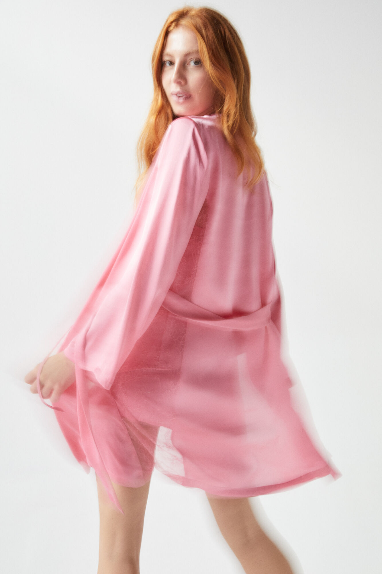 Robe de cetim rosa com renda - rosa