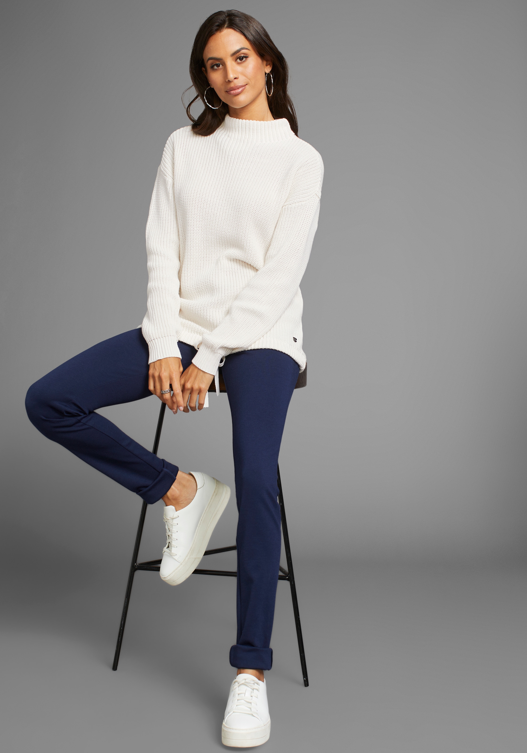 DELMAO Stehkragenpullover mit verstellbarem Saum durch Bindeband