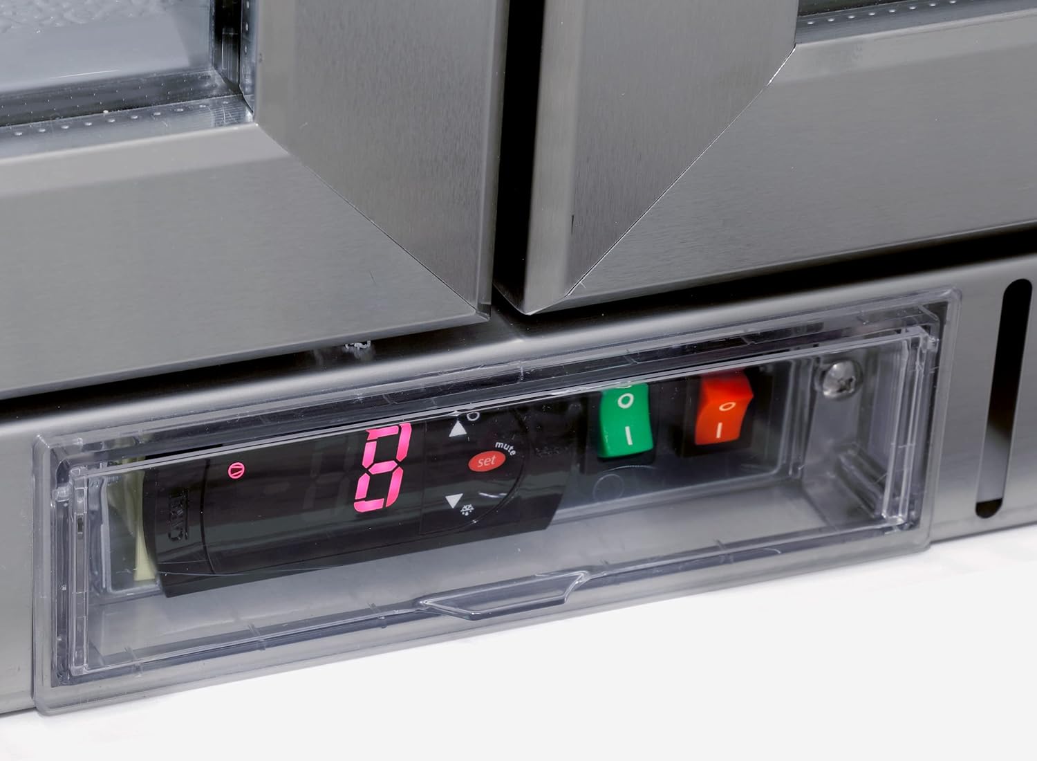 METRO Professional GBC3002S Glastür-Kühlschrank, Edelstahl/Aluminium/Hartglas, 6 verstellbare Einlegeböden, automatische Abtauung, 198 L, LED Beleuchtung, silber, EEK: D