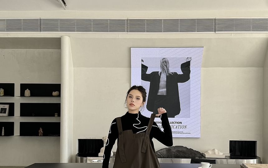 KUMI - Effen asymmetrische midi-A-lijn overalljurk