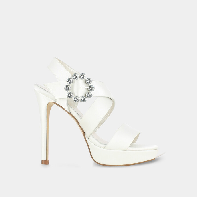 Sandales à brides  en satin blanc
