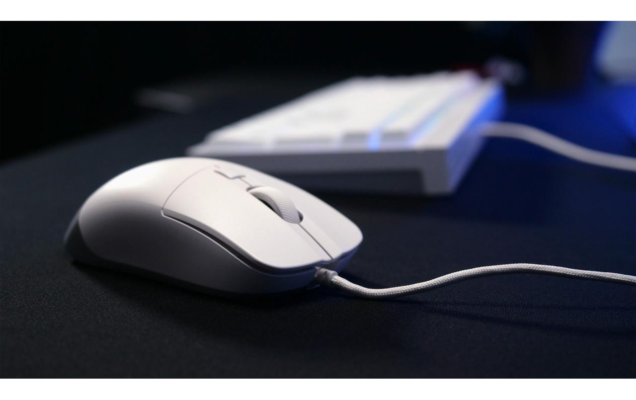 Gaming-Maus XTRFY M50 WeissLeichtgewichtige Gaming-Maus