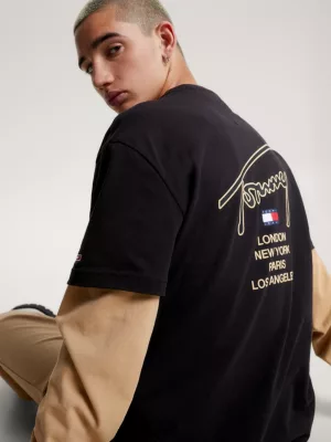 Camiseta clássica com logo exclusivo nas costas