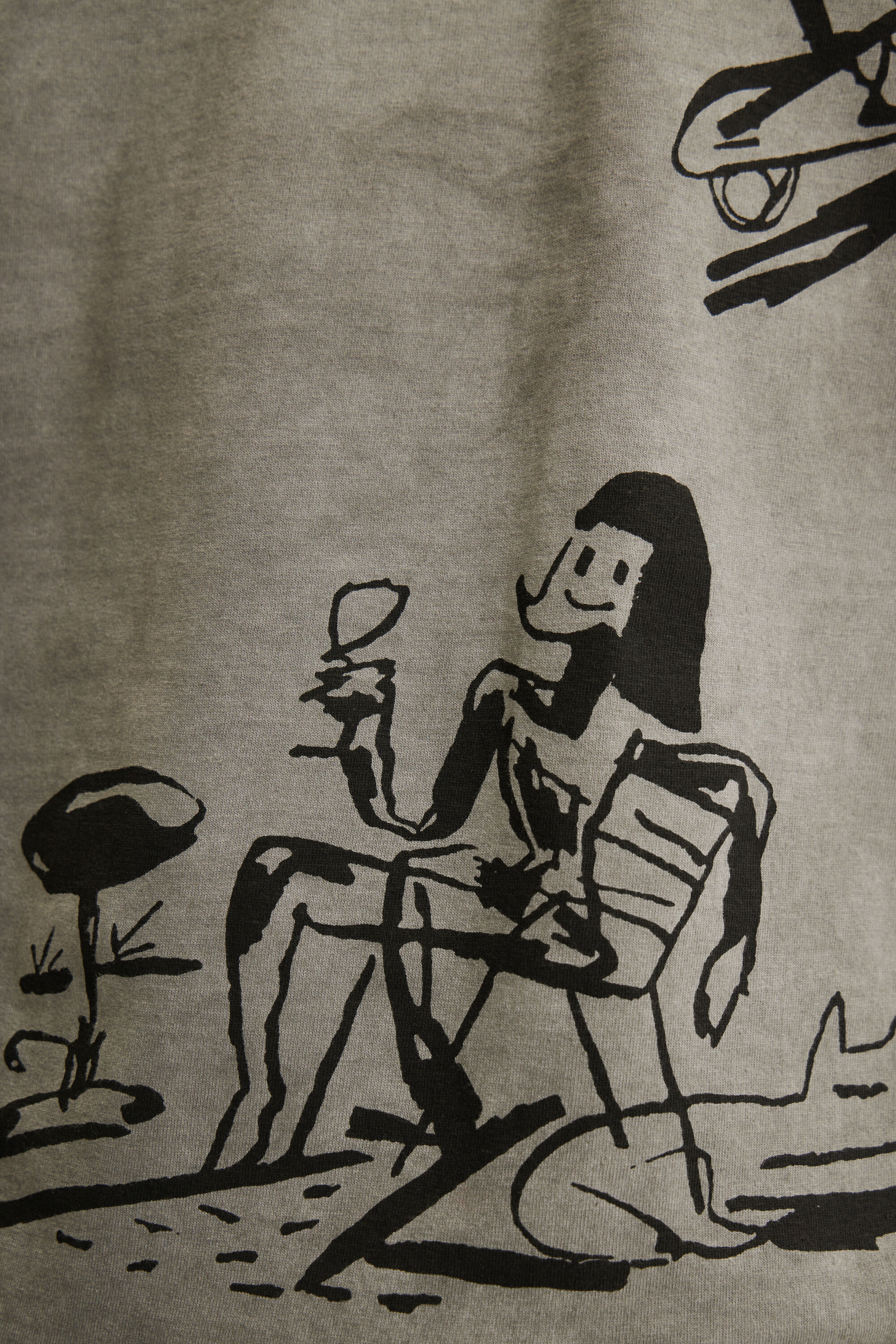 T-shirt tissu délavé dessins