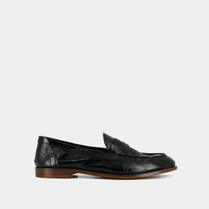 Mocassins à bouts ronds  en vernis plissé noir