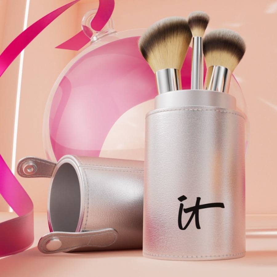 IT Cosmetics Celebrate Creative Looks Makeup Brush Set + Luxe Travel Case