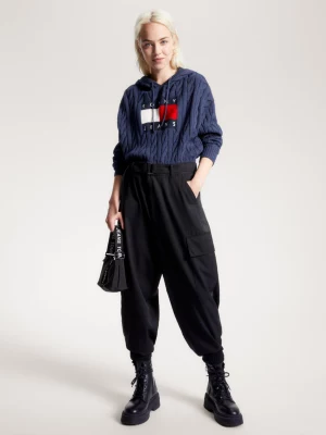 Moletom cropped com capuz e emblema de bandeira em tricô