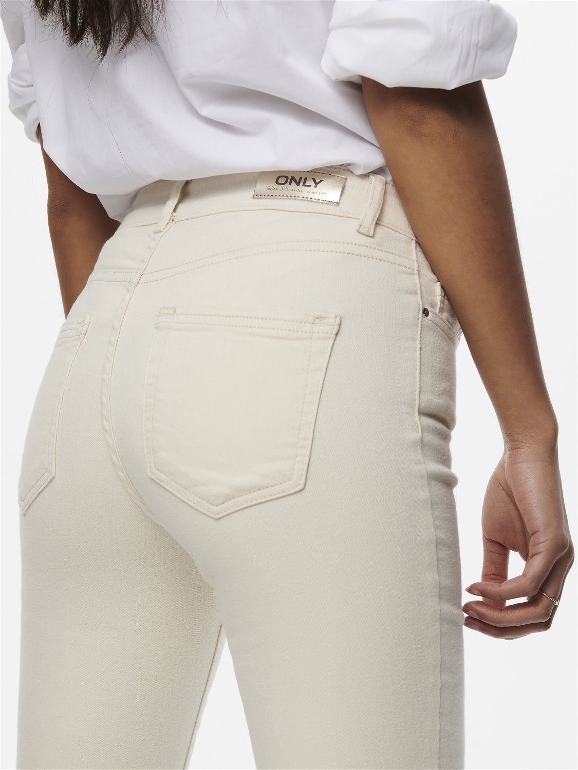 ONLBLUSH Mittlere Taille Ausgestellt Jeans Ecru
