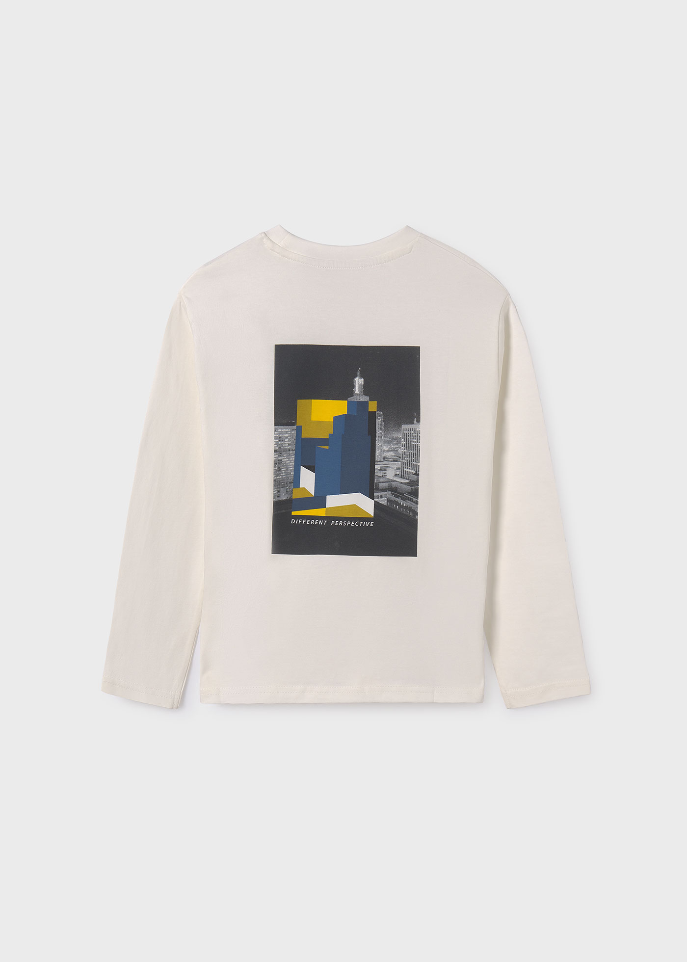 Camiseta infantil Better Cotton com estampa nas costas