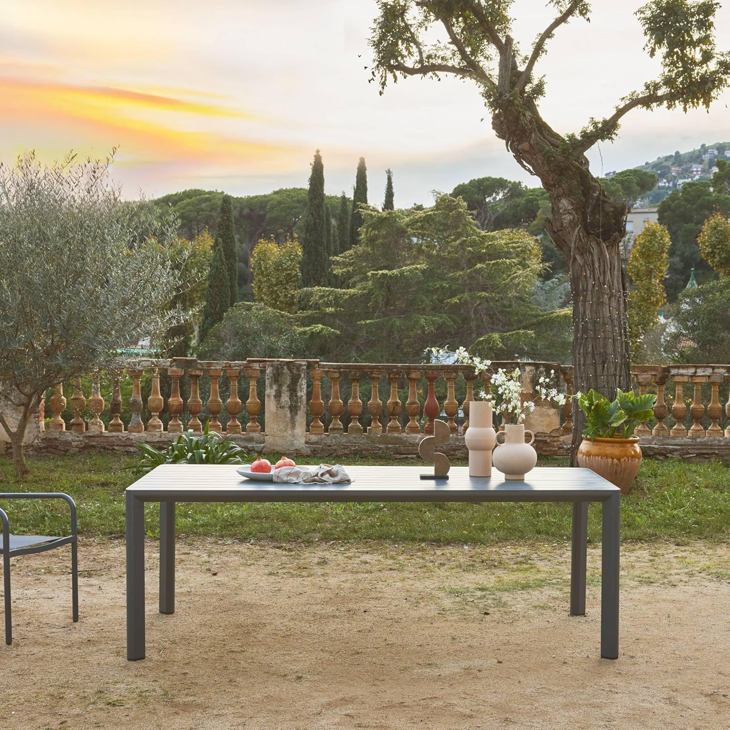 sweeek - Gartentisch Aluminium, 8 Plätze, 220 x 100 x 75 cm - Sacramento