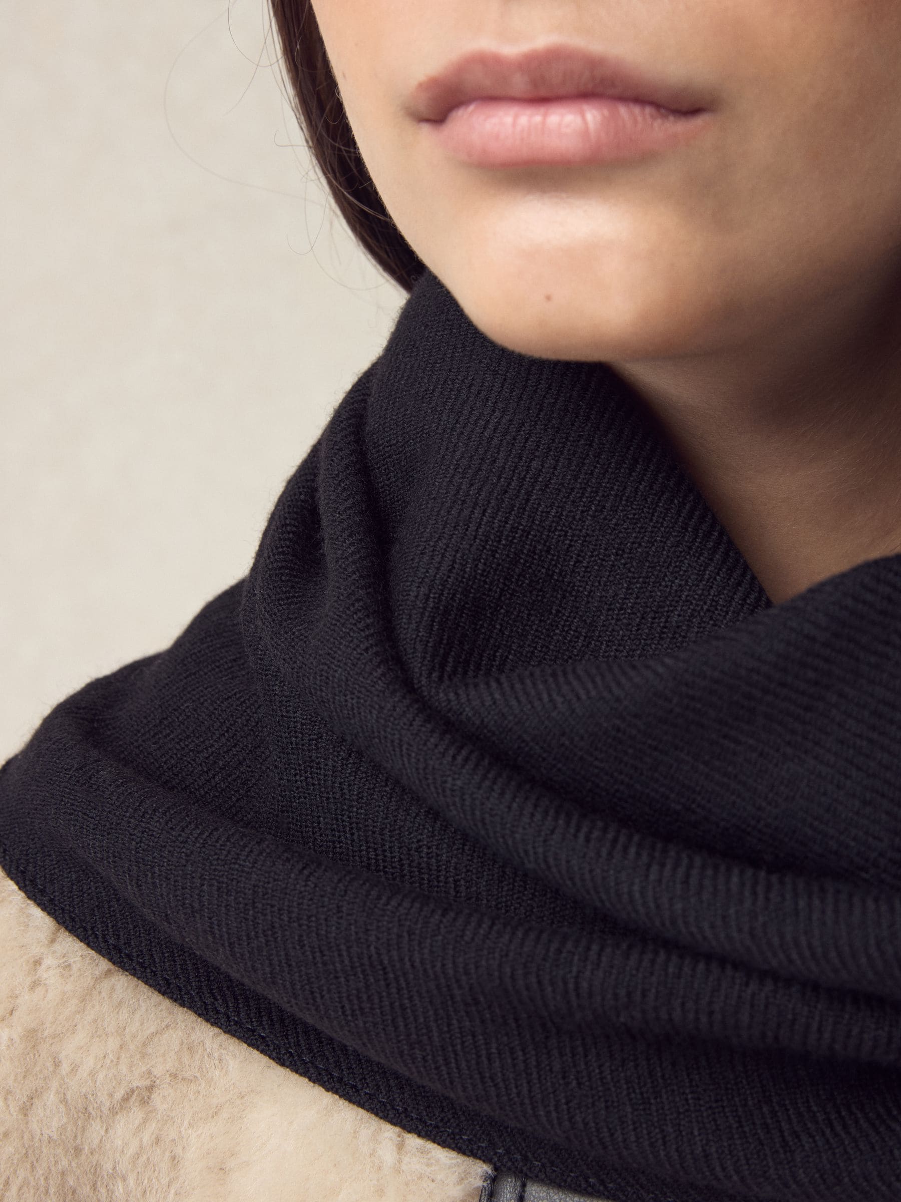 Zwart - Premium Made in Italy Twill Midweight Shawl Scarf