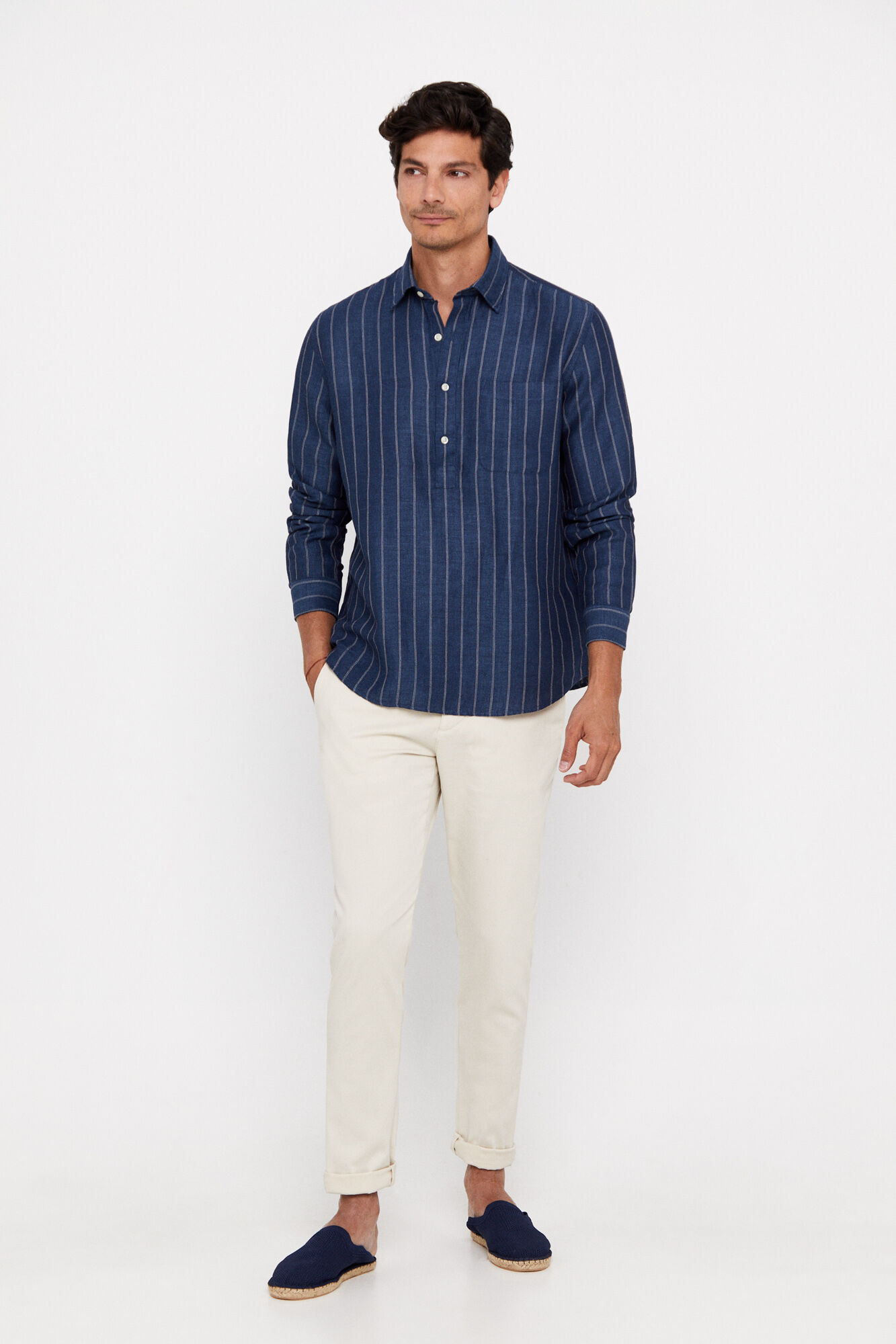 Camisa polo listrada em linho e algodão - Azul marinho