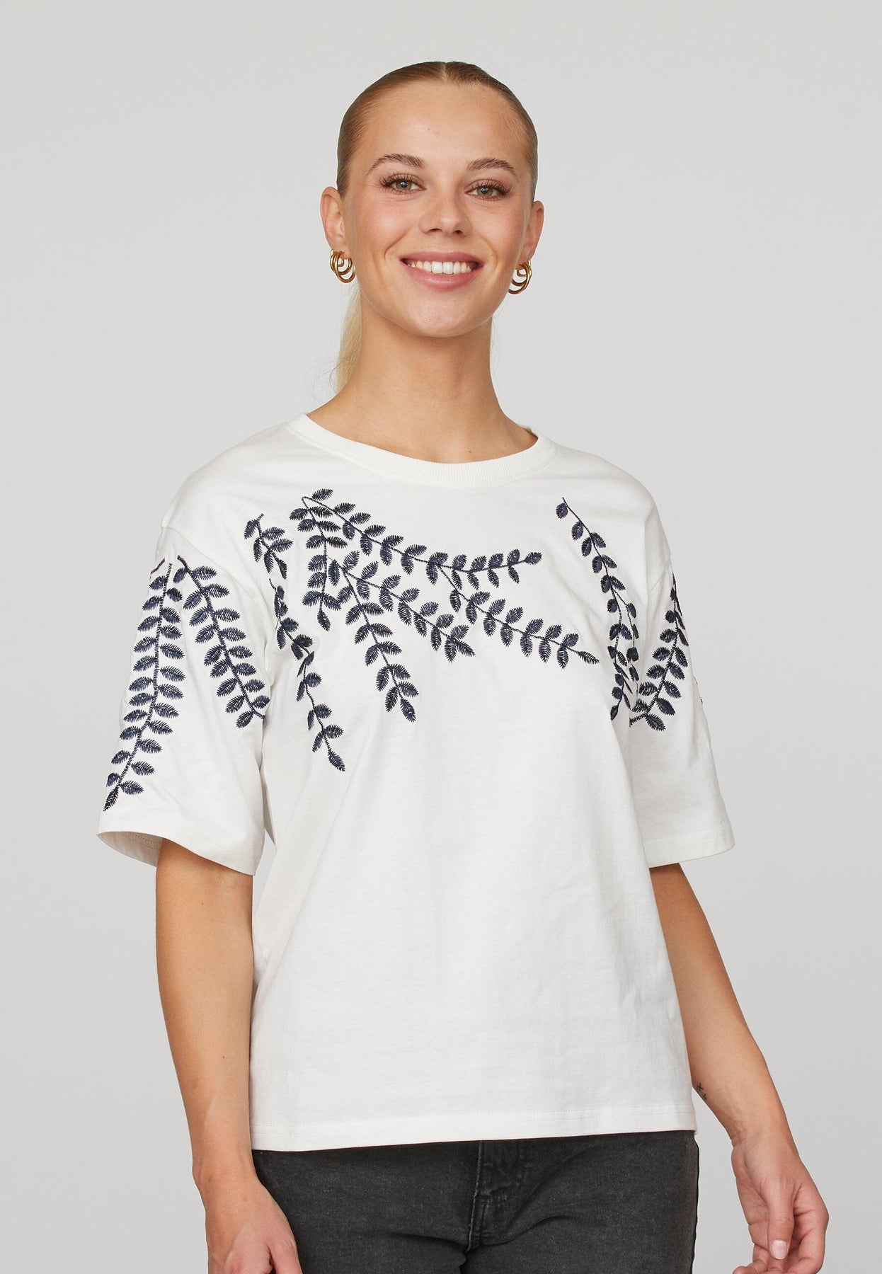 Sisters Point Heda-Loose.Ss3 445 cream navy