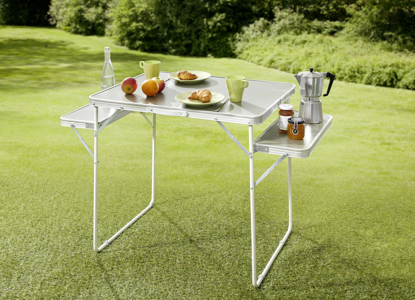Campingtisch mit 2 Ablagen