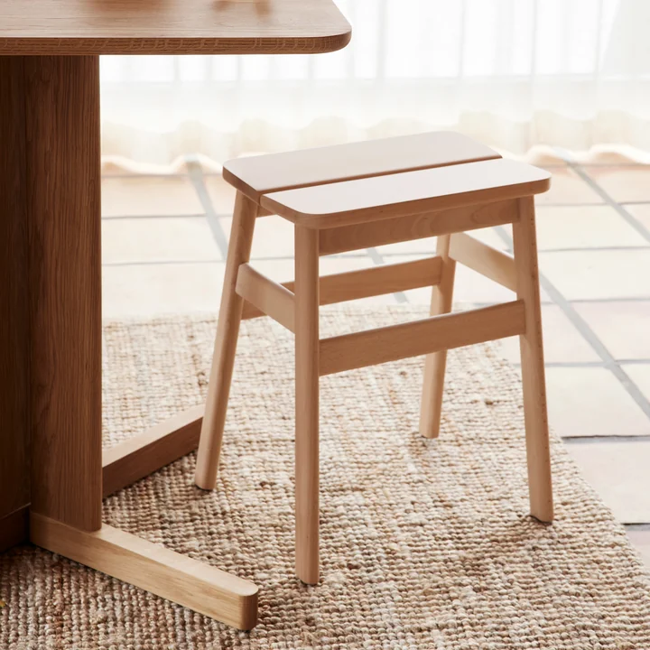 Form & Refine - Angle Standard Hocker, Buche weiss geölt