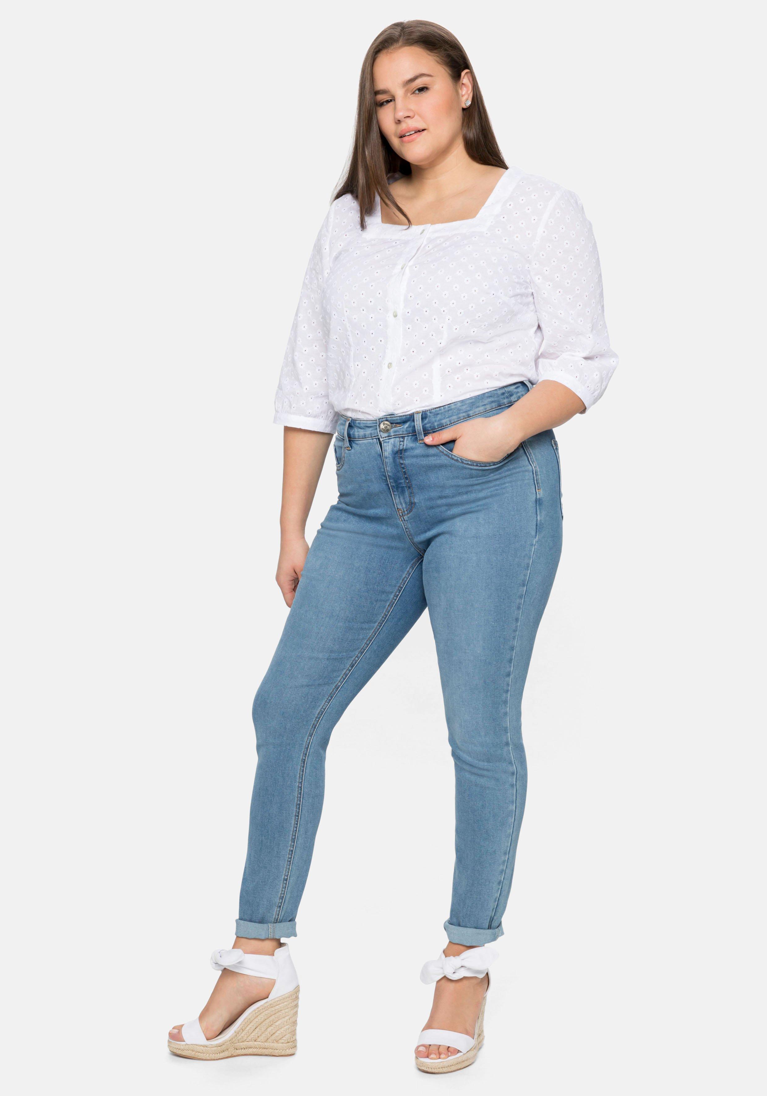 Bluse mit Karree-Ausschnitt und Blumenstickereien