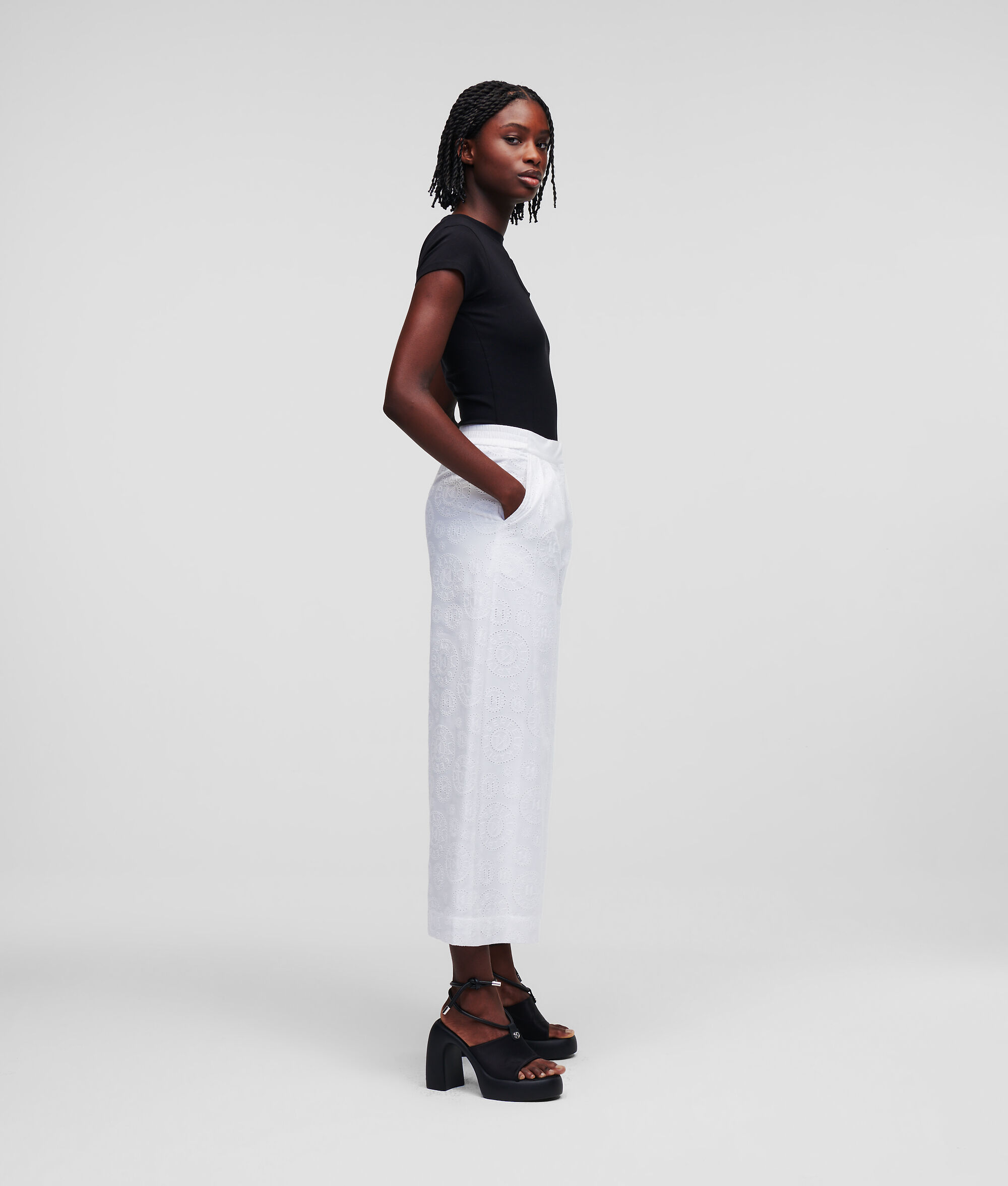 JUPE-CULOTTE À BRODERIE ANGLAISE