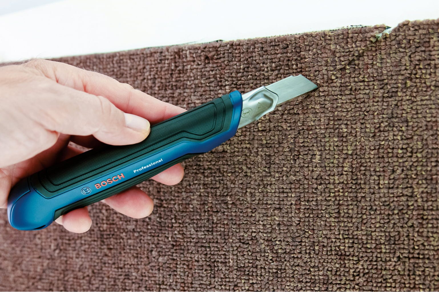 Bosch Professional  Cutter-Messer, 18 mm    Ergonomischer Cuter für professionelle Anwendungen