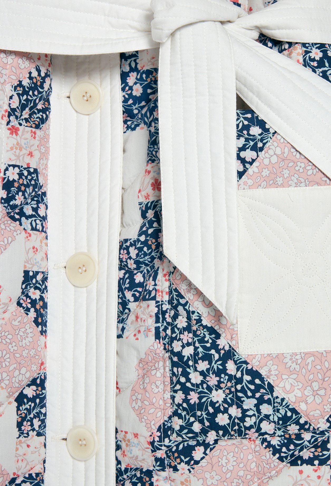 Manteau matelasse &agrave; motifs patchwork