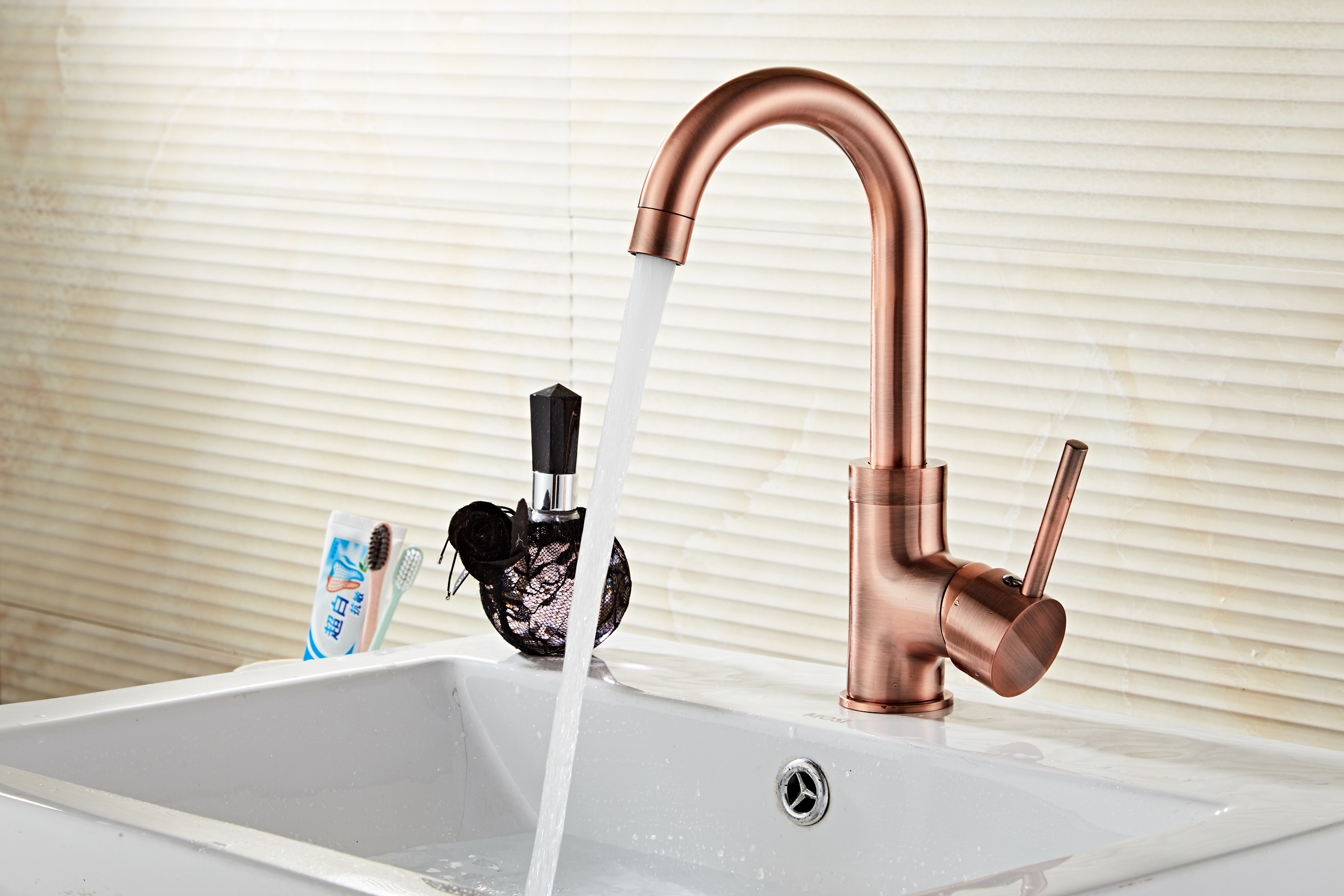 Saniclear Copper Matrix wastafelkraan met hoge uitloop geborsteld koper