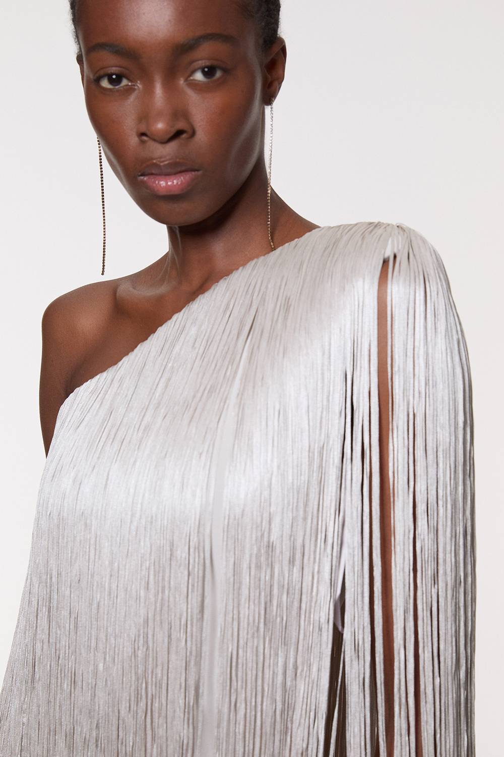 KarenMillen Robe Mini Moulante Bandage à Une Épaule avec Franges en Maille Tall