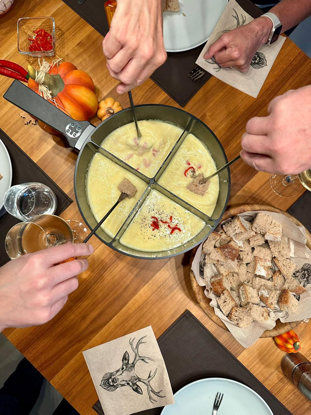 Ø25cm 4in1 Gusseisen Fondue Caquelon für Käse / Chinoise / Schokolade Fondue (DT-01576) - Rot