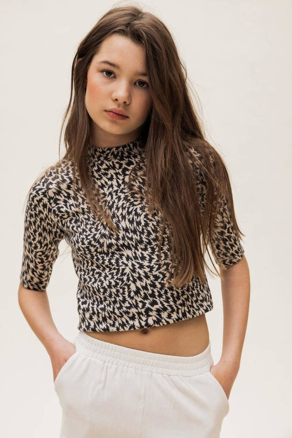 LOOXS crop top met all over print antraciet/beige