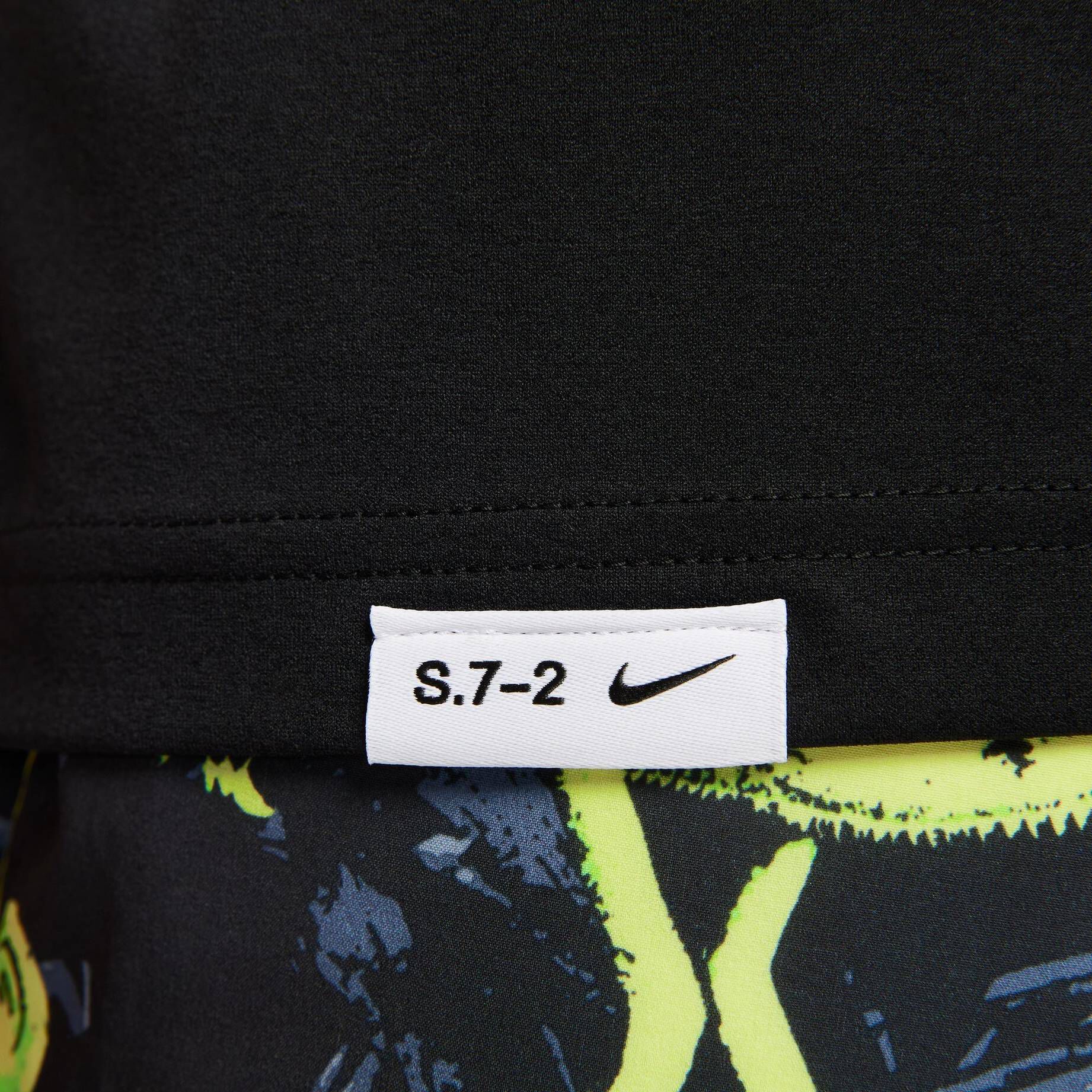 Nike| Herren Trainingsshirt HYVERSE STUDIO '72