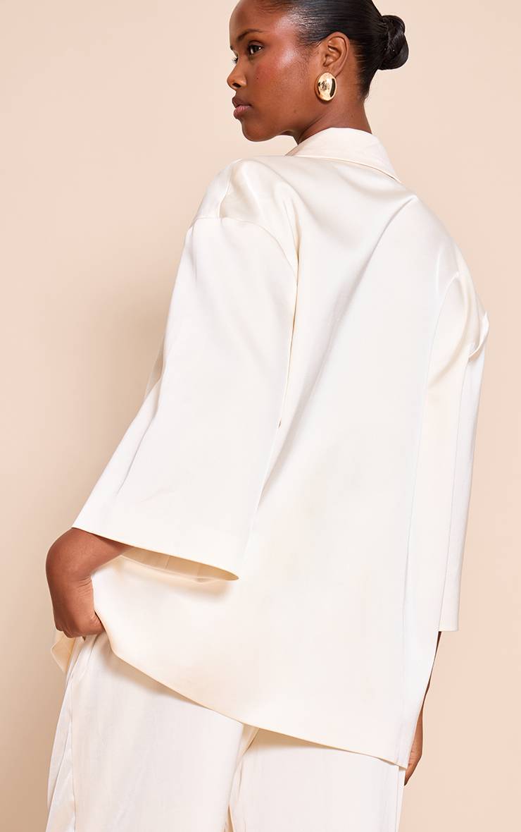 Crème Blazer Oversize En Satin Ajusté