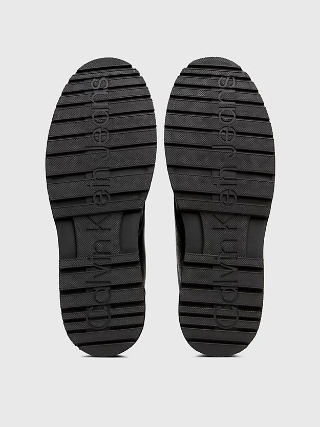 botas de couro até o tornozelo