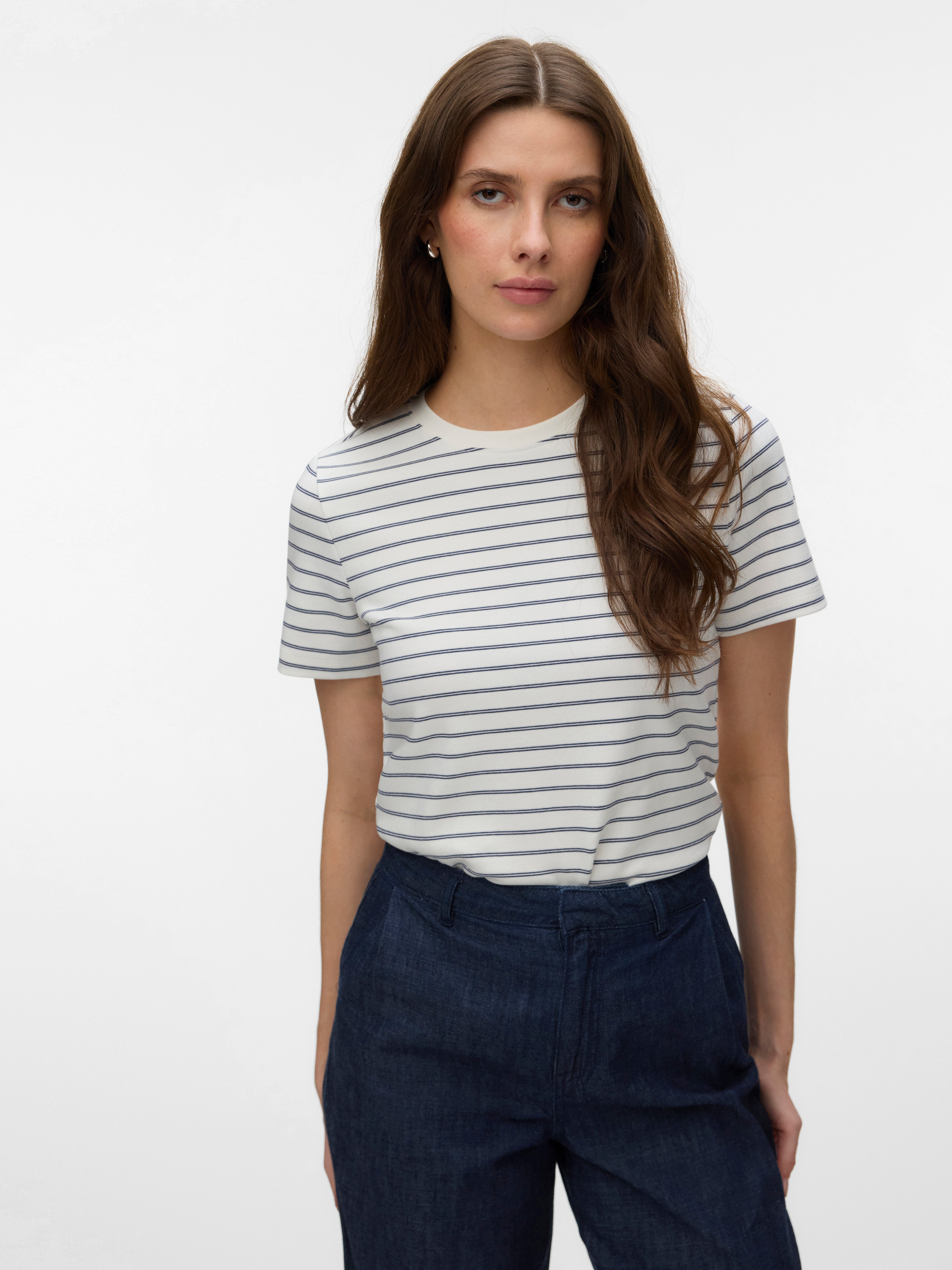 AWAVANI T-shirts
