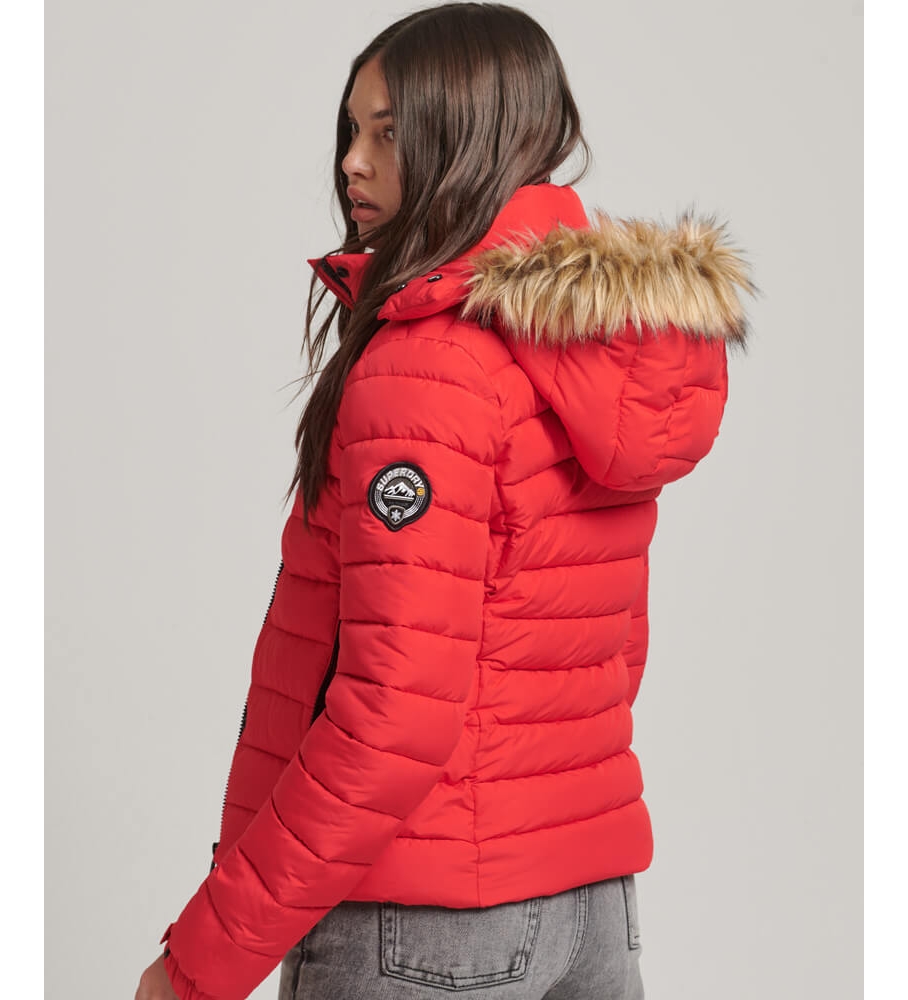 Jaqueta curta acolchoada com capuz Superdry - Vermelha
